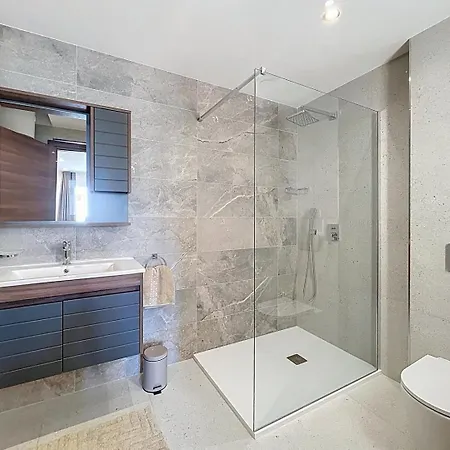 Private With Bathroom And Balcony - Shared Flat *