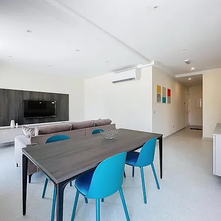 Private With Bathroom And Balcony - Shared Flat