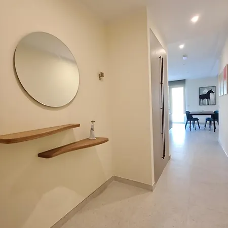 Private With Bathroom And Balcony - Shared Flat Homestay *